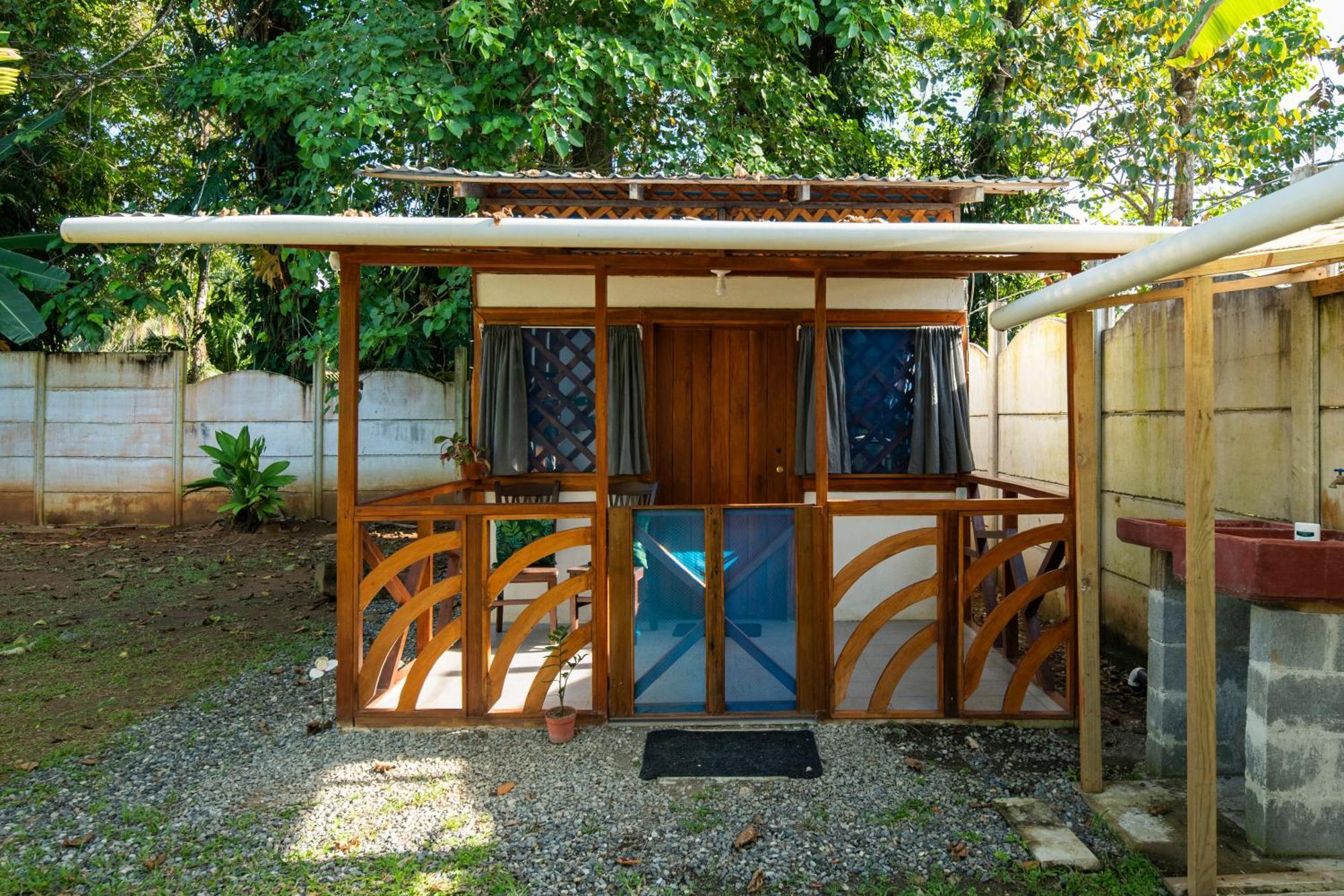 Casa Blanca Beachfront House With Shared Pool Access Pangea Lodge マンサニージョ エクステリア 写真