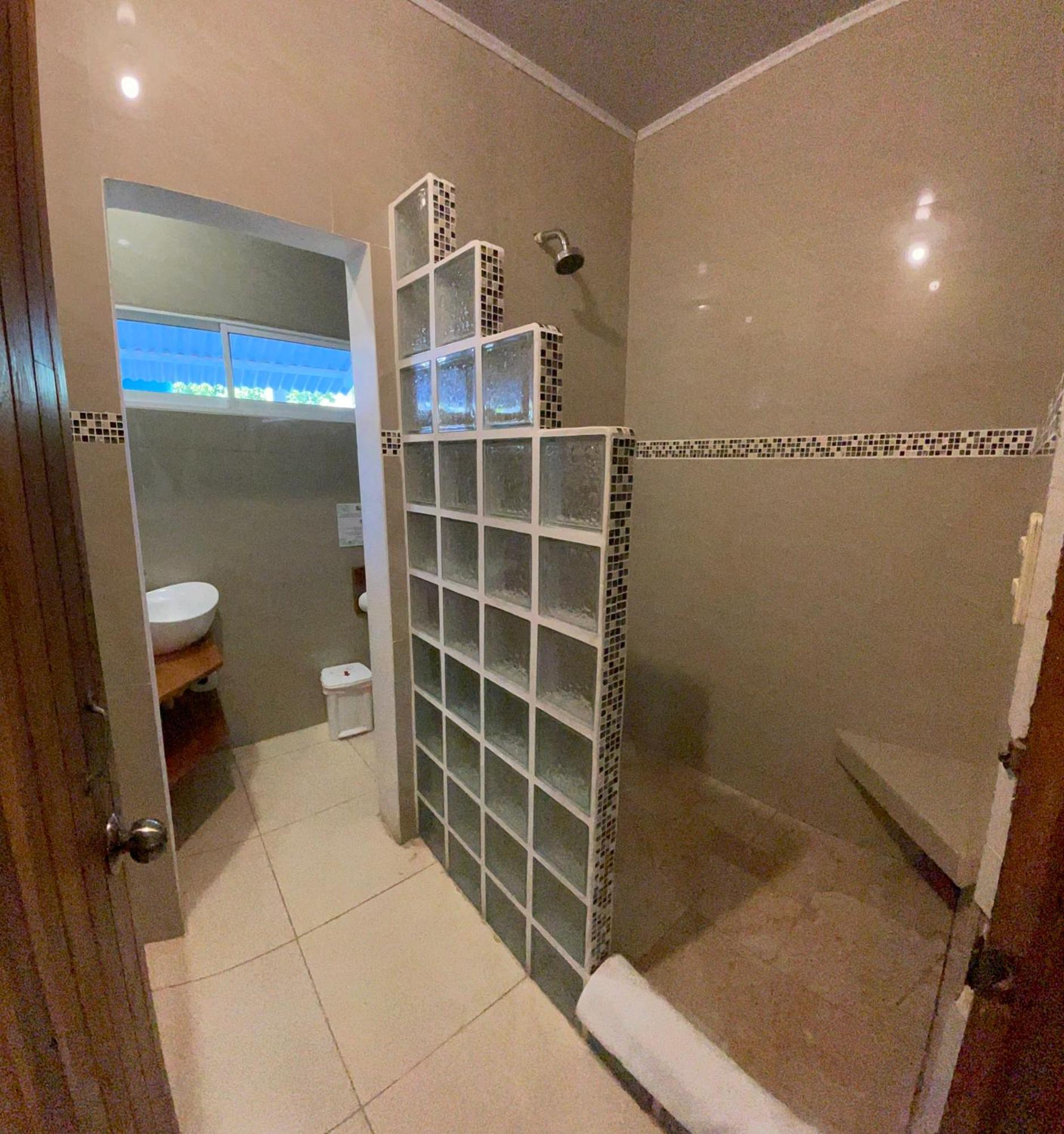 Casa Blanca Beachfront House With Shared Pool Access Pangea Lodge マンサニージョ エクステリア 写真