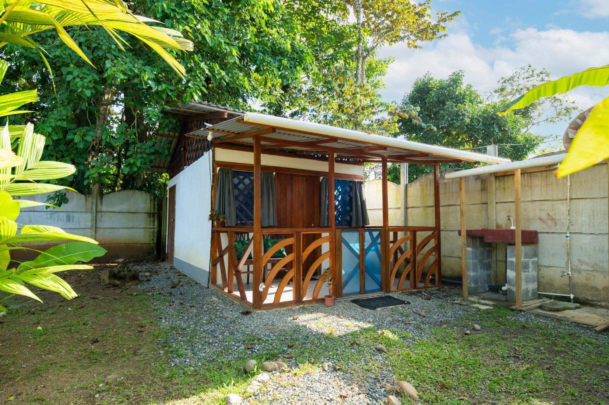 Casa Blanca Beachfront House With Shared Pool Access Pangea Lodge マンサニージョ エクステリア 写真