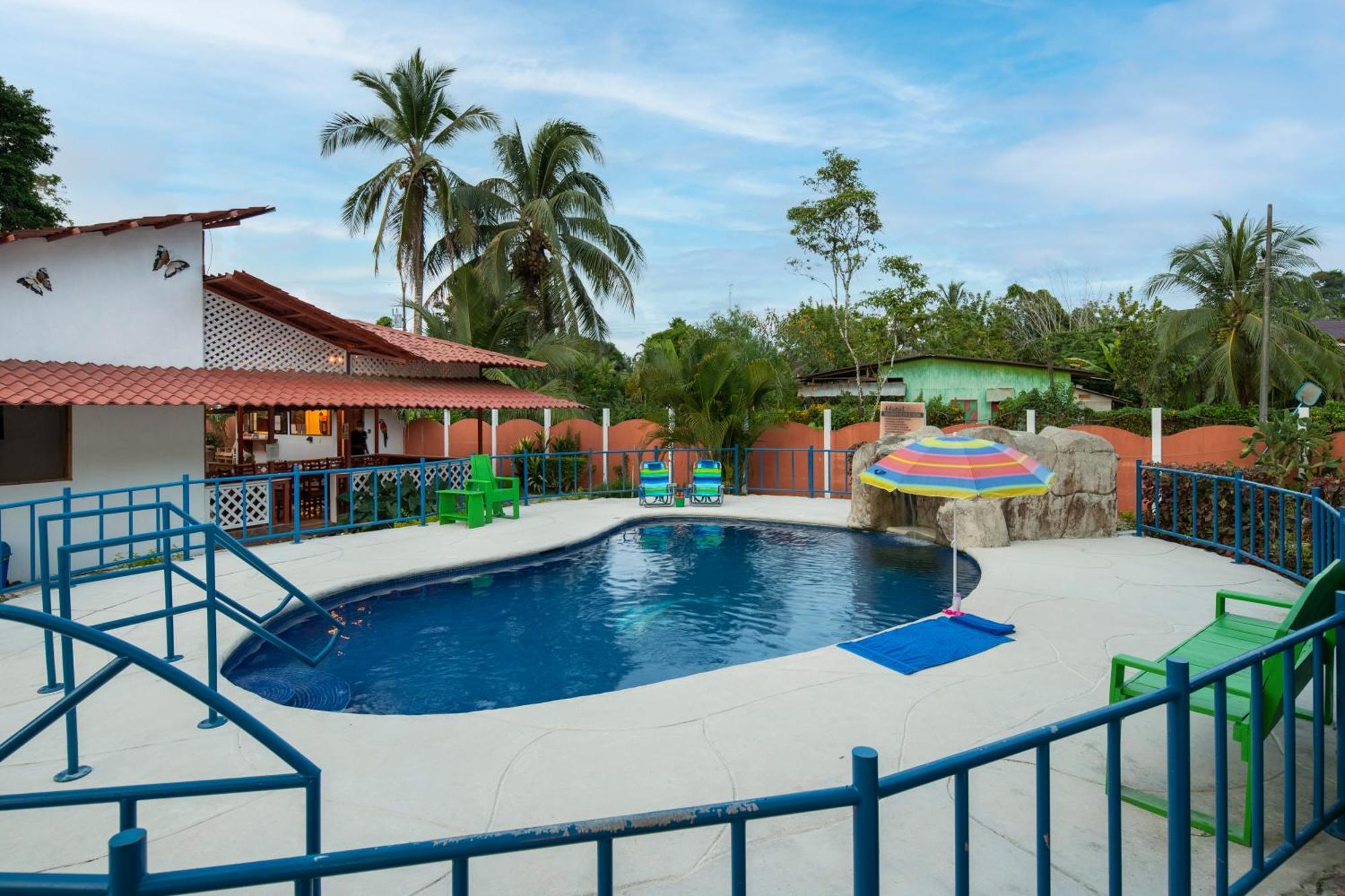 Casa Blanca Beachfront House With Shared Pool Access Pangea Lodge マンサニージョ エクステリア 写真