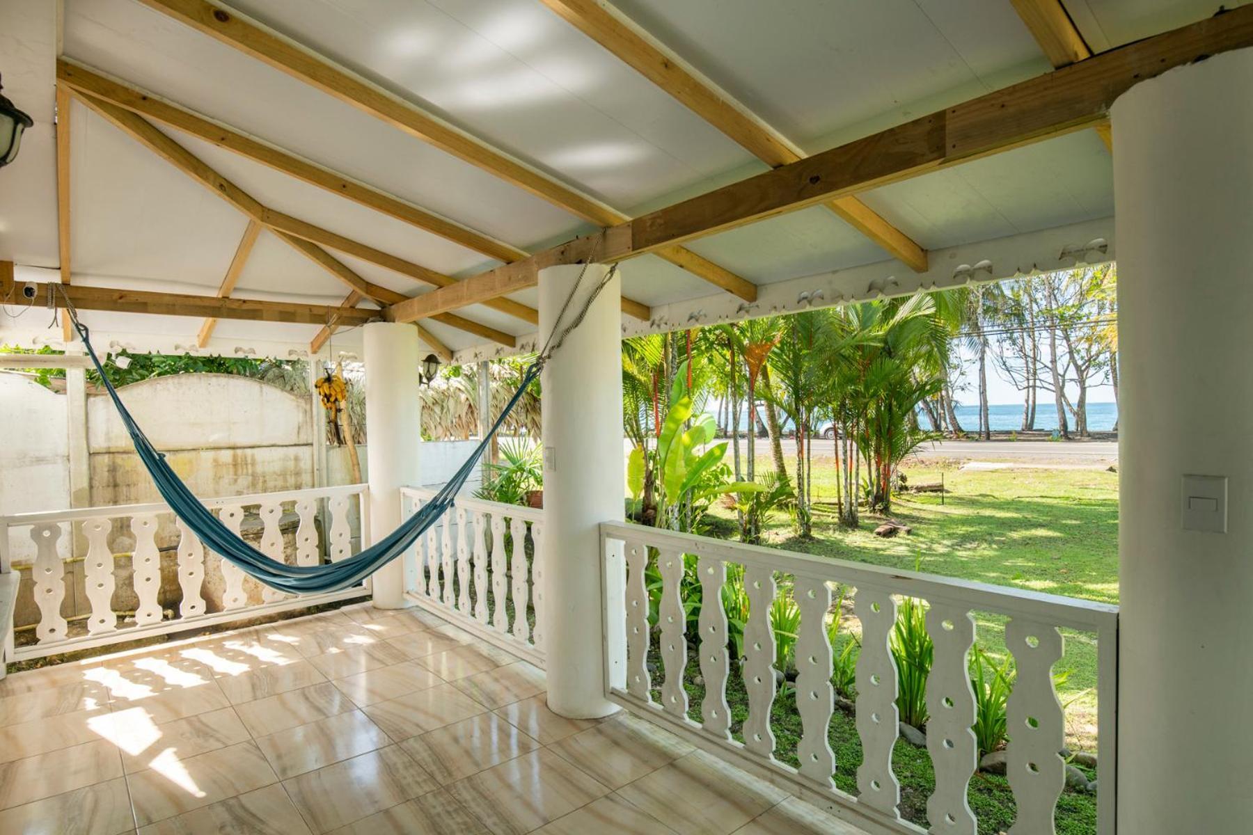 Casa Blanca Beachfront House With Shared Pool Access Pangea Lodge マンサニージョ エクステリア 写真