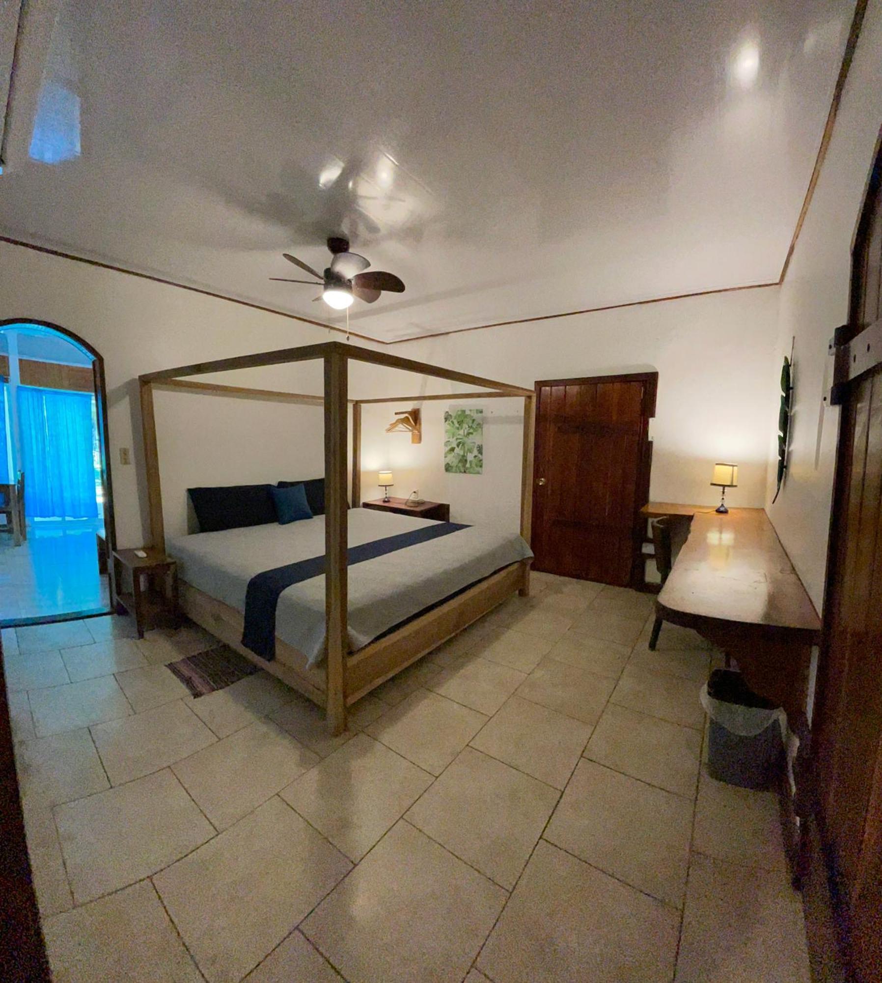 Casa Blanca Beachfront House With Shared Pool Access Pangea Lodge マンサニージョ エクステリア 写真