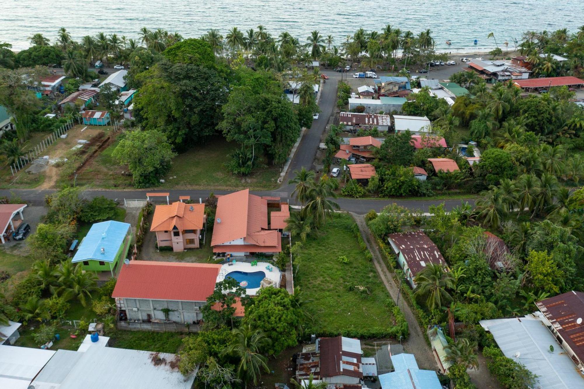 Casa Blanca Beachfront House With Shared Pool Access Pangea Lodge マンサニージョ エクステリア 写真